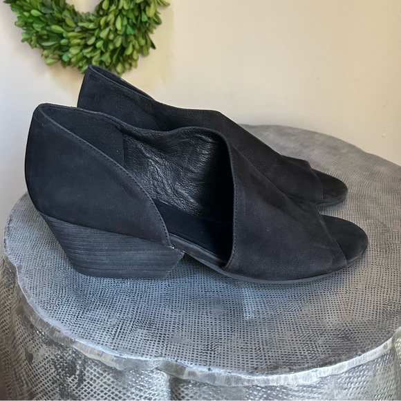 Eileen Fisher ~ Fig d’Orsay Black Leather Open Toe Shoes in size 9 - Picture 14 of 15